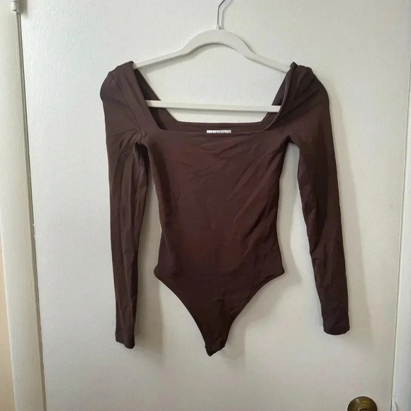 Aritzia Babaton Contour Squareneck Longsleeve Bodysuit in Coffee Bean Brown - Picture 7 of 11